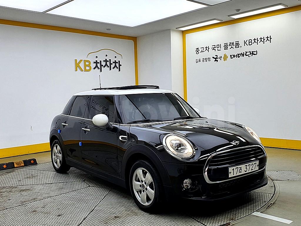 WMWXT3103H2F99238 2017 MINI COOPER D 1.5 5-DOOR MID 3RD GENERATION-1