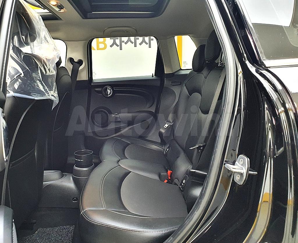 2017 MINI COOPER D 1.5 5-DOOR MID 3RD GENERATION - 10