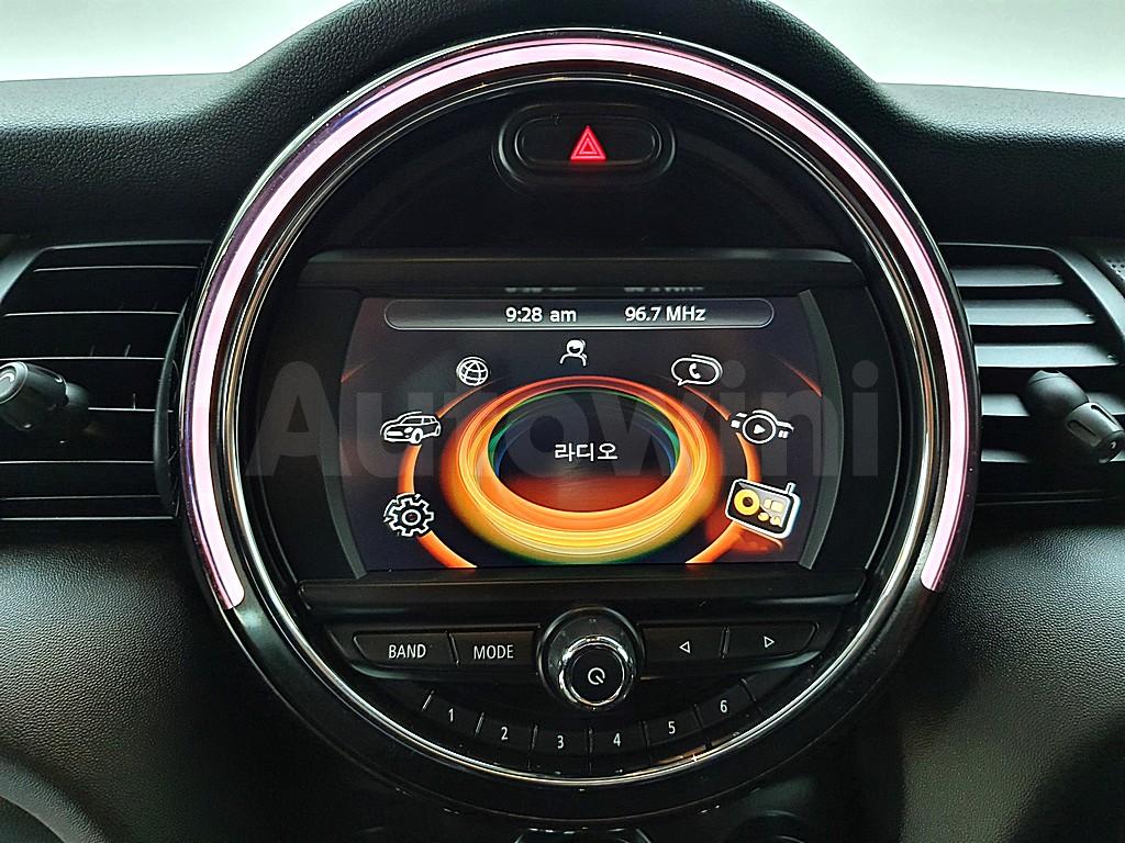 2017 MINI COOPER D 1.5 5-DOOR MID 3RD GENERATION - 13