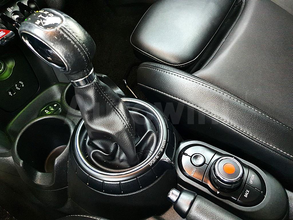 2017 MINI COOPER D 1.5 5-DOOR MID 3RD GENERATION - 15