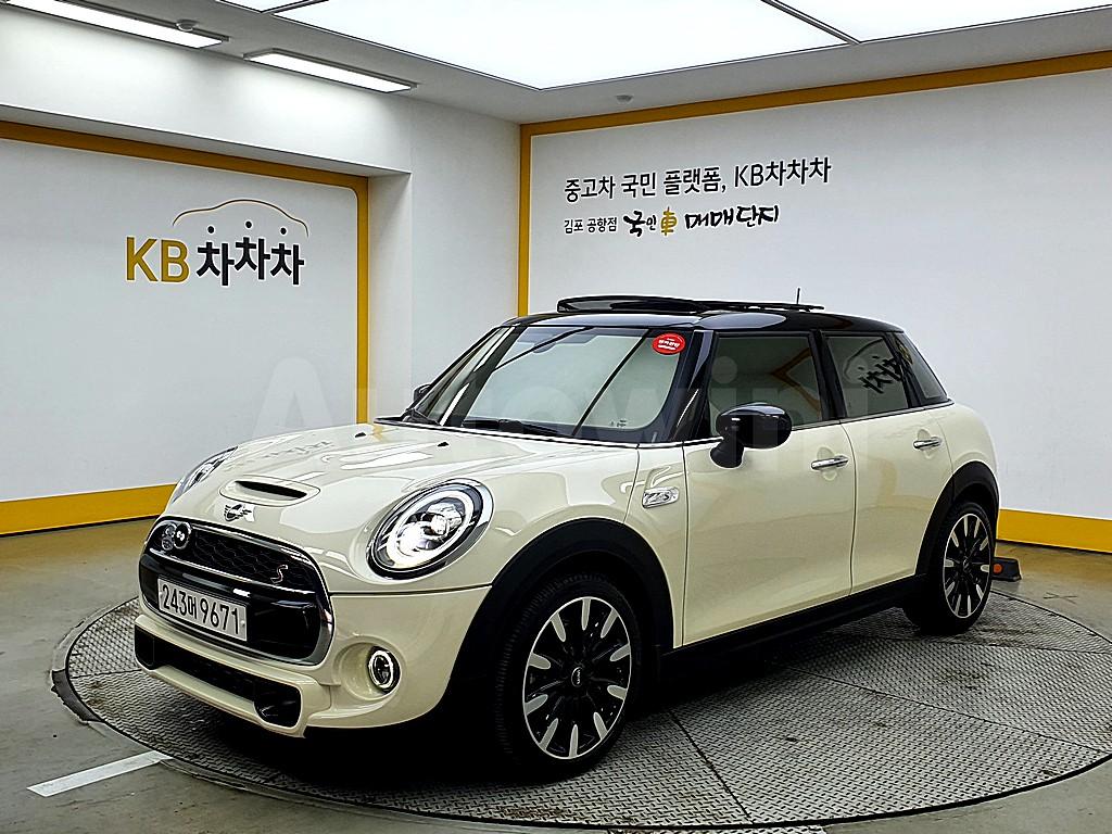 WMWXV9109L2N06810 2020 MINI COOPER 5DOORS 2.0 BASIC 3RD GENERATION-0
