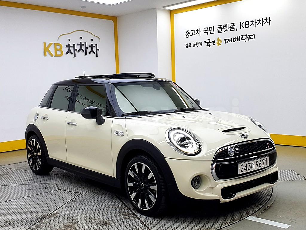 WMWXV9109L2N06810 2020 MINI COOPER 5DOORS 2.0 BASIC 3RD GENERATION-1