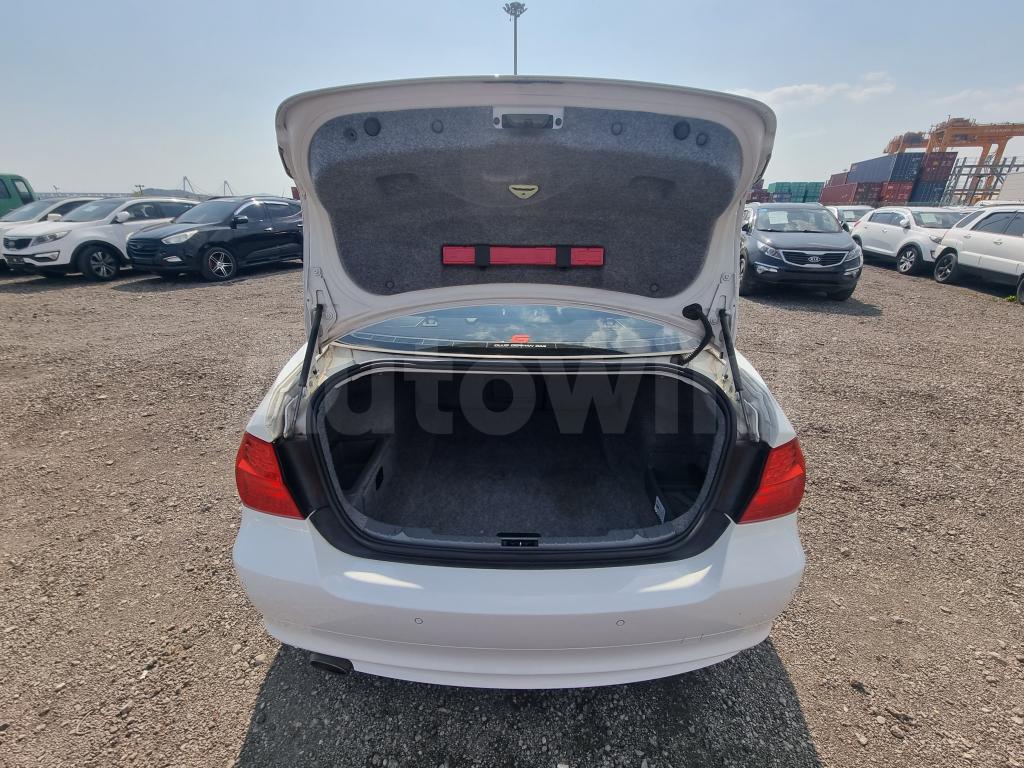 2011 BMW 3 SERIES 320D - 18
