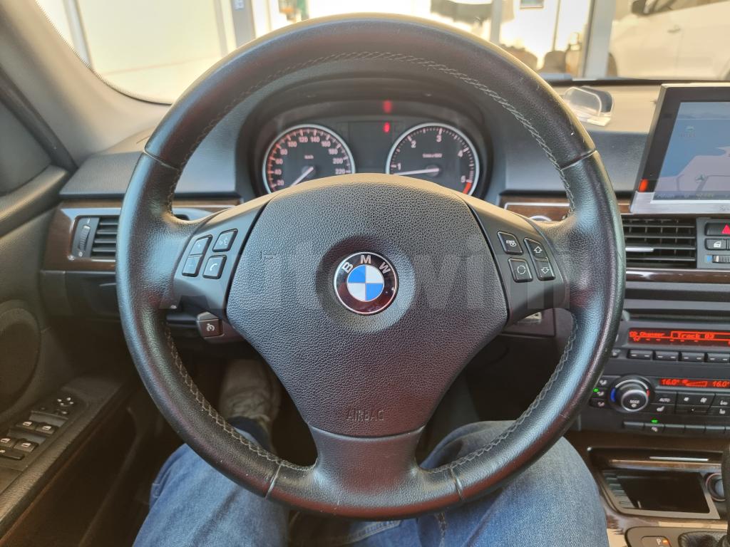 2011 BMW 3 SERIES 320D - 32