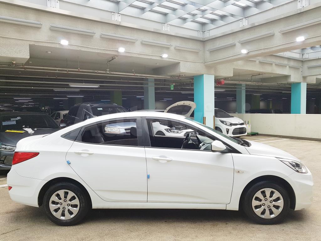 2017 HYUNDAI ACCENT  GASOLINE(LED+ANDROID+LEATHER) - 9