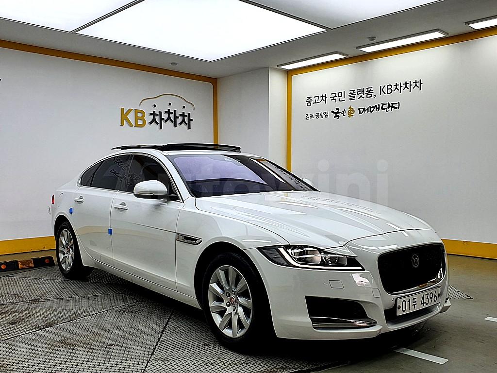 SAJBB4BN9HCY36890 2017 JAGUAR XF 2.0D PRESTIGE X260-1