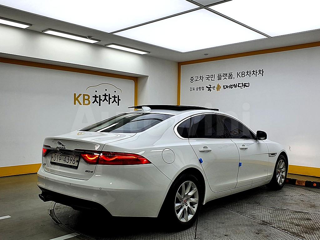 SAJBB4BN9HCY36890 2017 JAGUAR XF 2.0D PRESTIGE X260-2