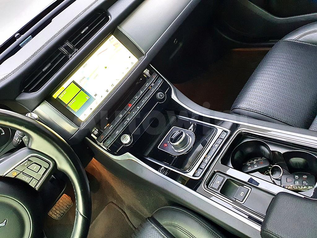 2017 JAGUAR XF 2.0D PRESTIGE X260 - 10