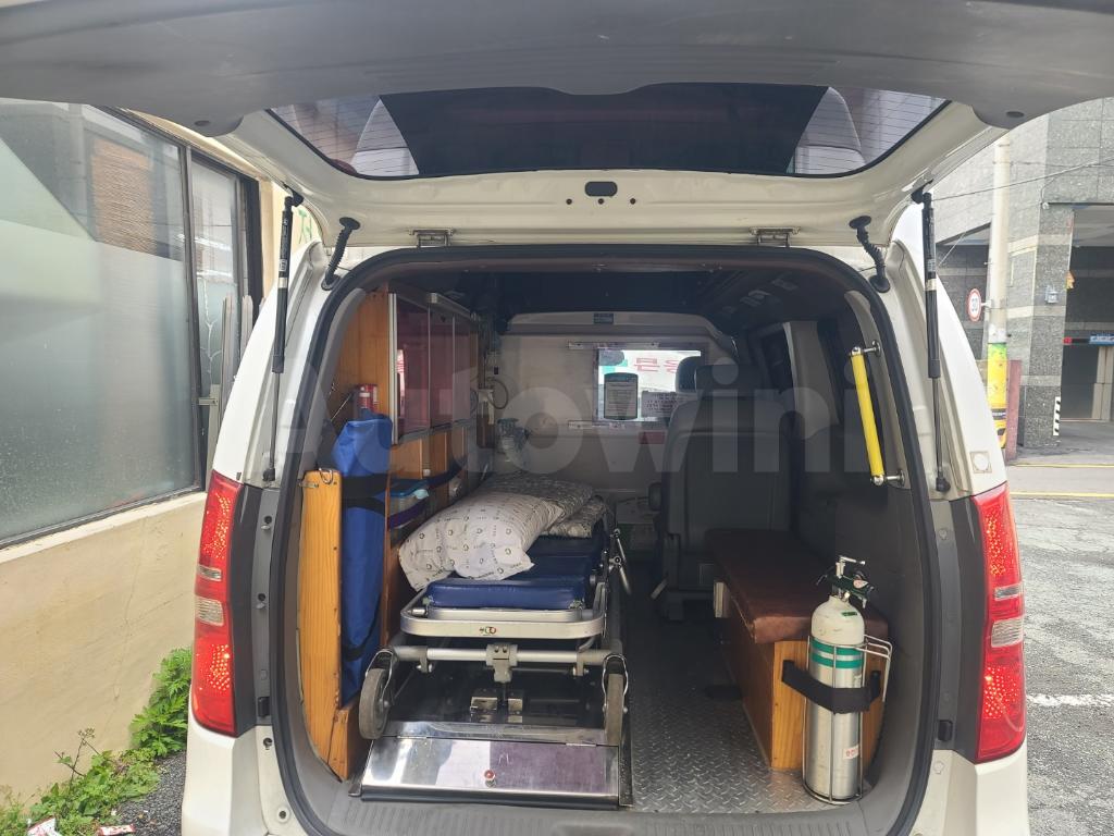 2015 HYUNDAI  GRAND STAREX AMBULANCE - 12