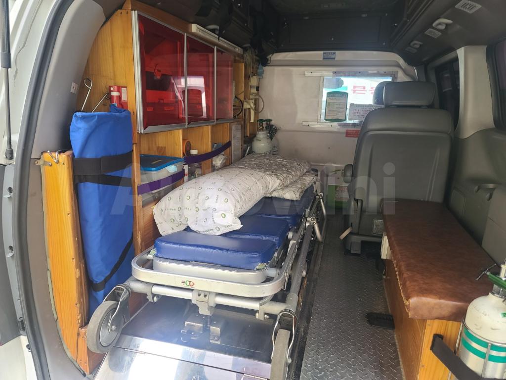 2015 HYUNDAI  GRAND STAREX AMBULANCE - 13