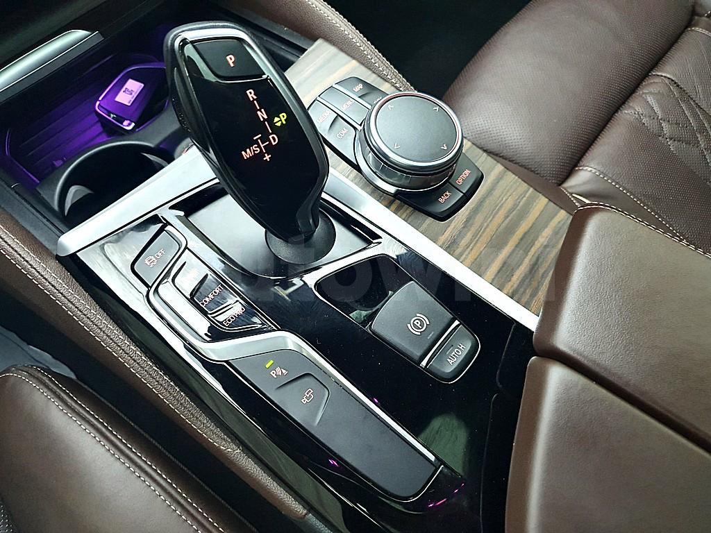 2017 BMW  5SERIES G30  520D M SPORT PLUS - 12