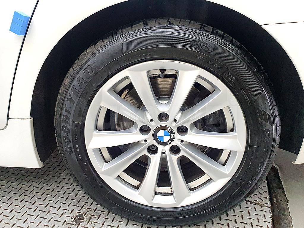 2013 BMW 5 SERIES F10  520D - 16