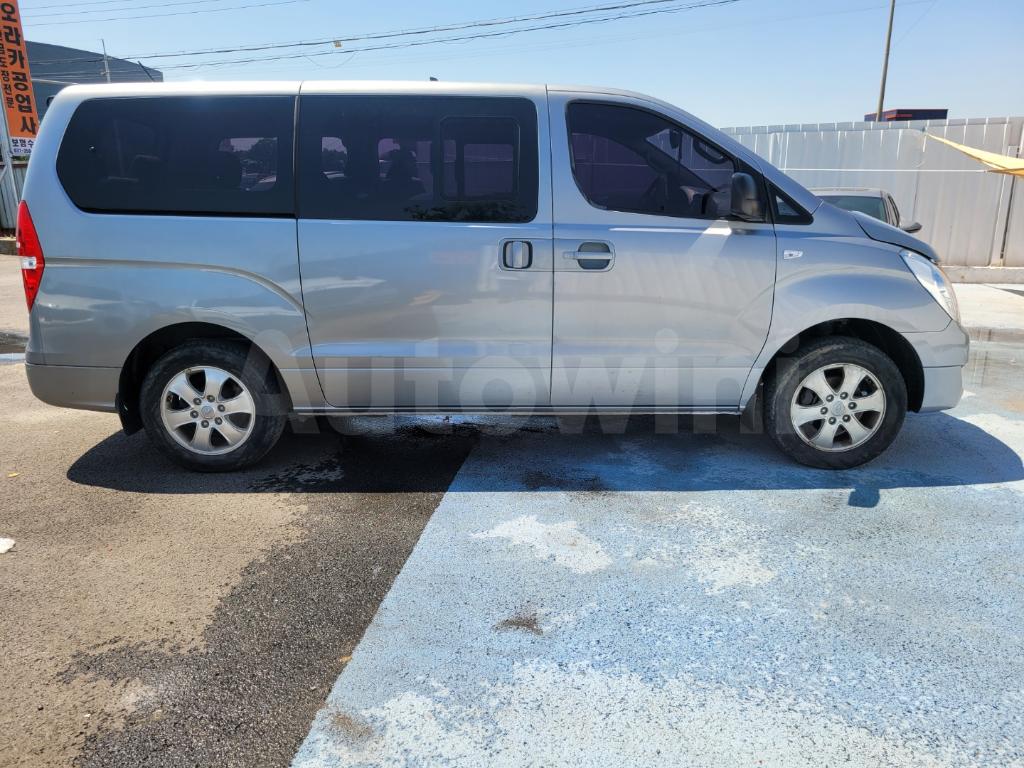 KMJWA37KDHU873606 2017 HYUNDAI GRAND STAREX H-1 2.5 DIESEL WAGON 4WD-2