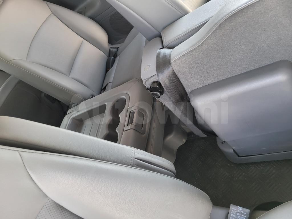 2017 HYUNDAI GRAND STAREX H-1 2.5 DIESEL WAGON 4WD - 18
