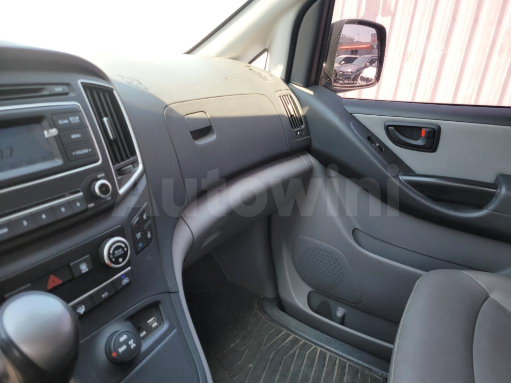 2017 HYUNDAI GRAND STAREX H-1 2.5 DIESEL WAGON 4WD - 23