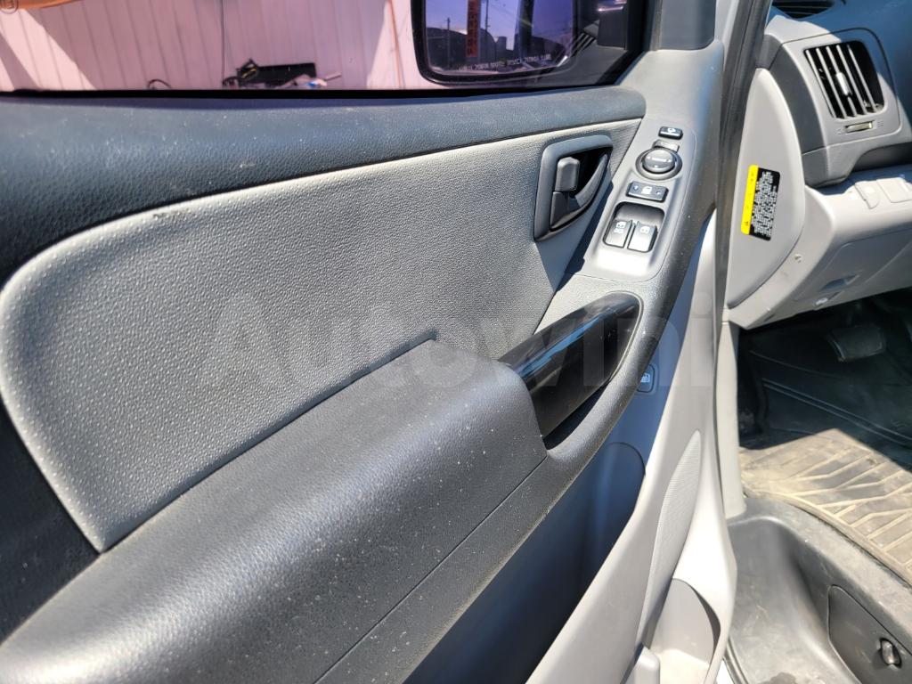 2017 HYUNDAI GRAND STAREX H-1 2.5 DIESEL WAGON 4WD - 26
