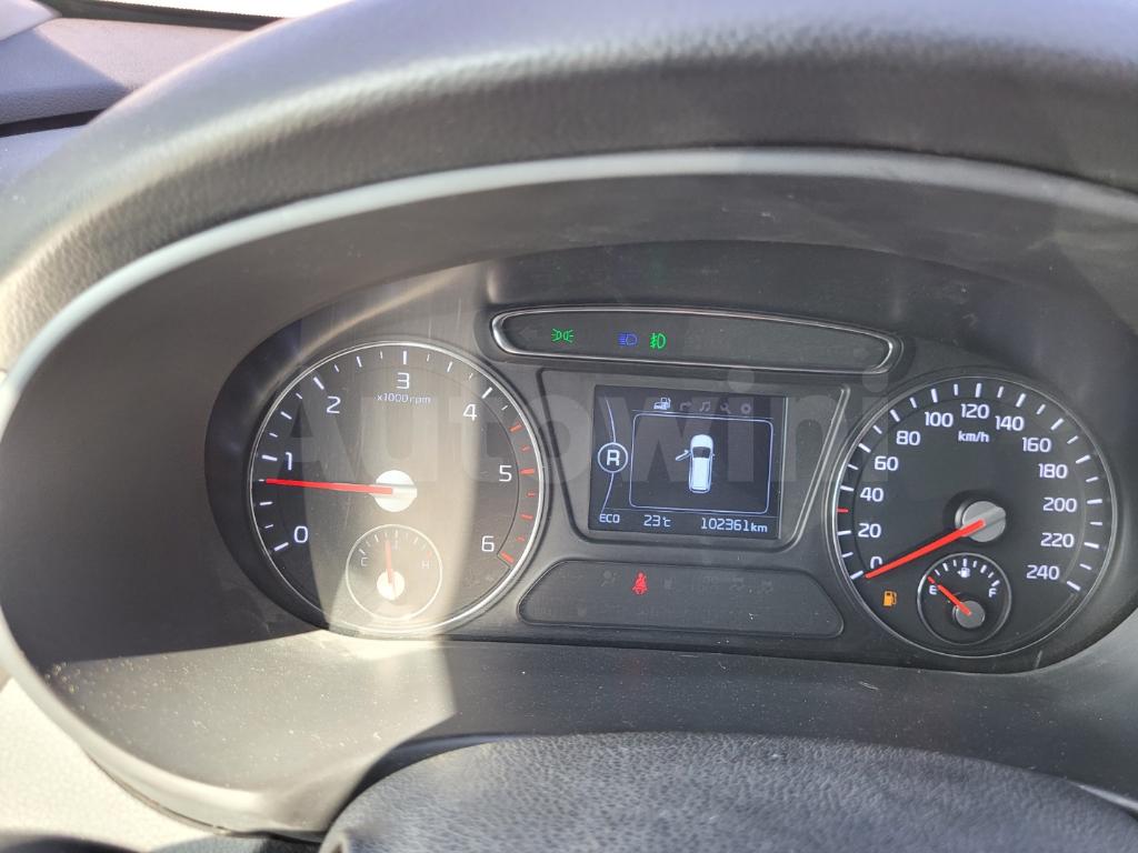 2015 KIA  SORENTO DELUXE - 26