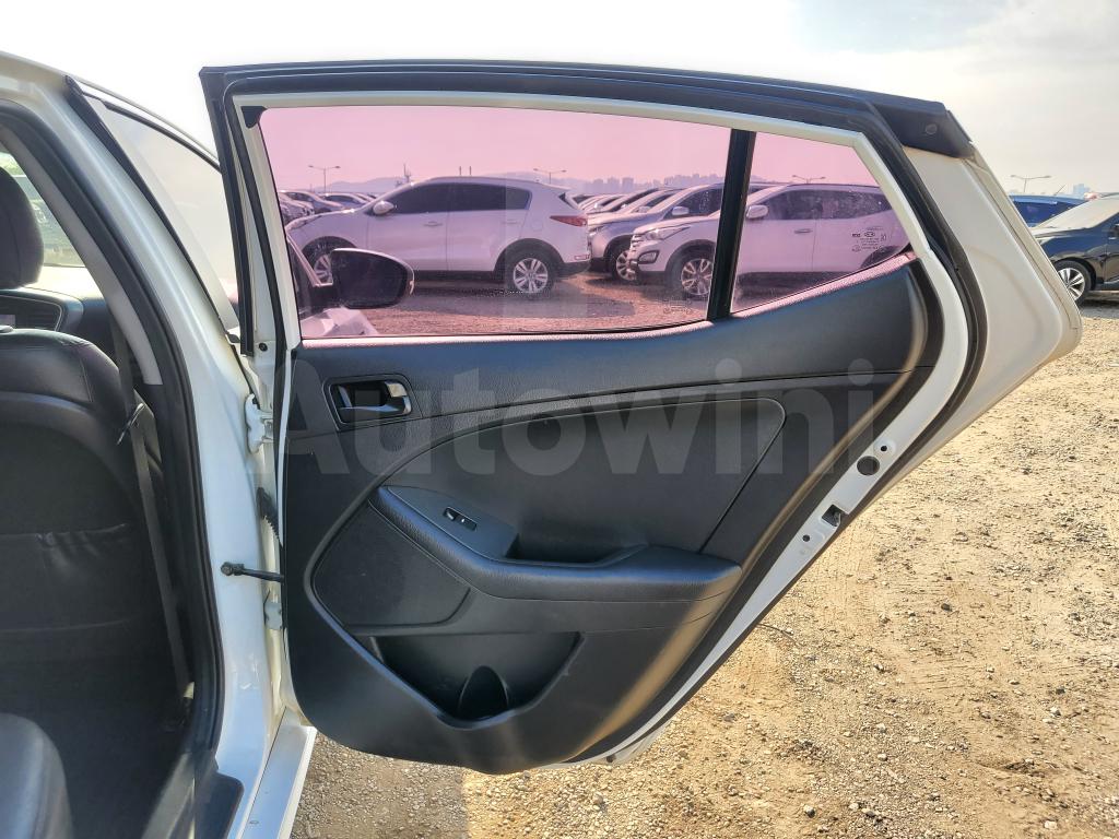 2015 KIA  K5 2TH GEN DELUXE 2WD A/T S.KEY NAVI+CAM - 18