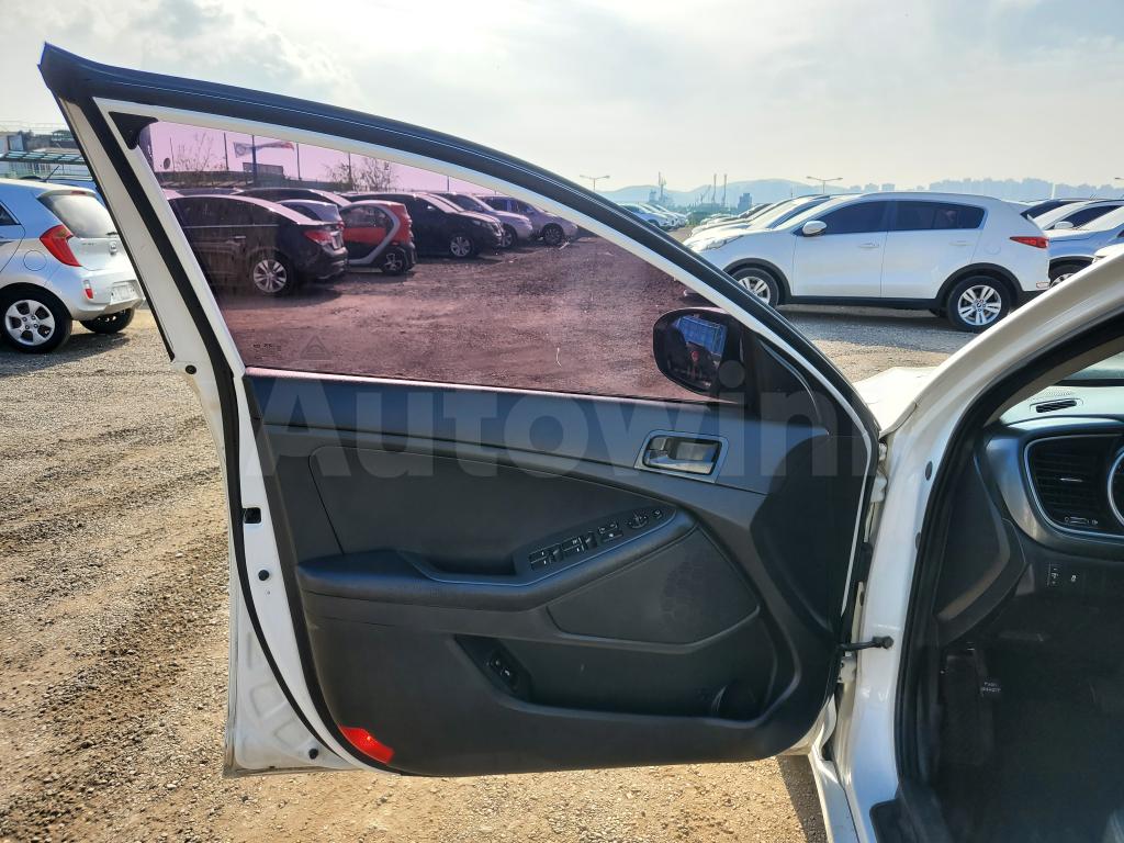 2015 KIA  K5 2TH GEN DELUXE 2WD A/T S.KEY NAVI+CAM - 19