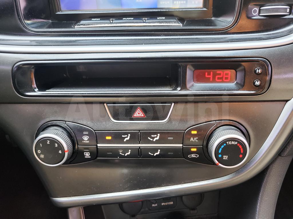 2015 KIA  K5 2TH GEN DELUXE 2WD A/T S.KEY NAVI+CAM - 29
