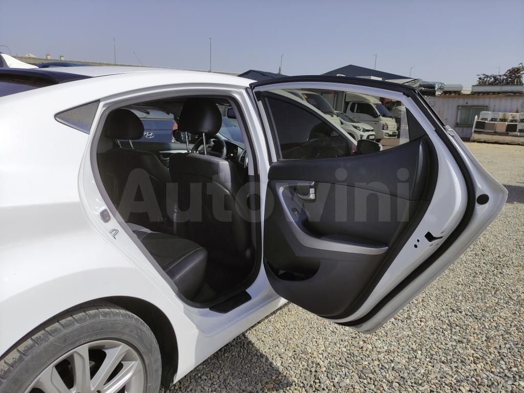 2015 HYUNDAI  AVANTE ELANTRA 1.6 SMART SUNROOF M/T - 13