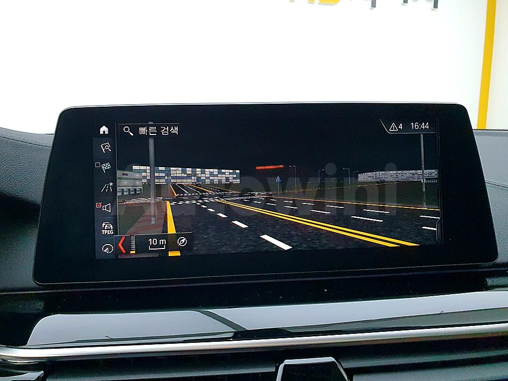 2018 BMW  5SERIES G30  520D LUXURY SPECIAL EDITION - 11