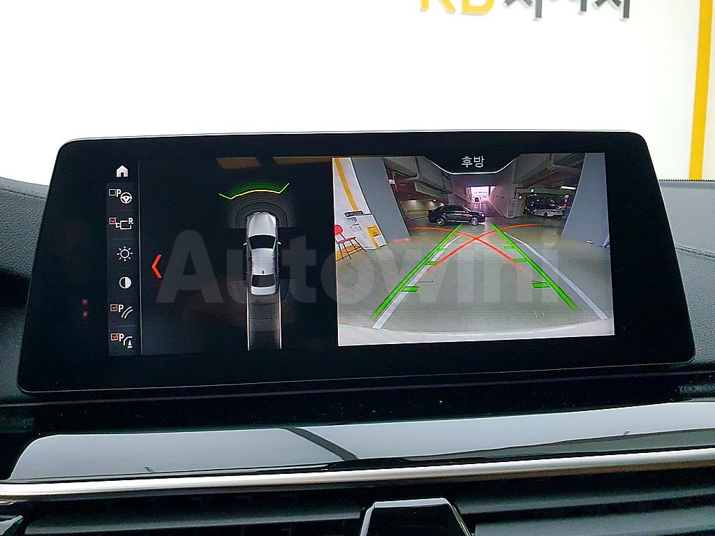 2018 BMW  5SERIES G30  520D LUXURY SPECIAL EDITION - 12