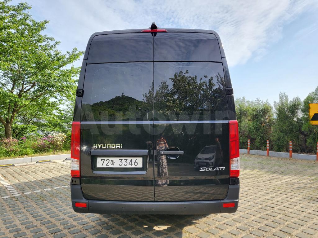 KMJUG17RPJC002426 2018 HYUNDAI SOLATI LUXURY-4