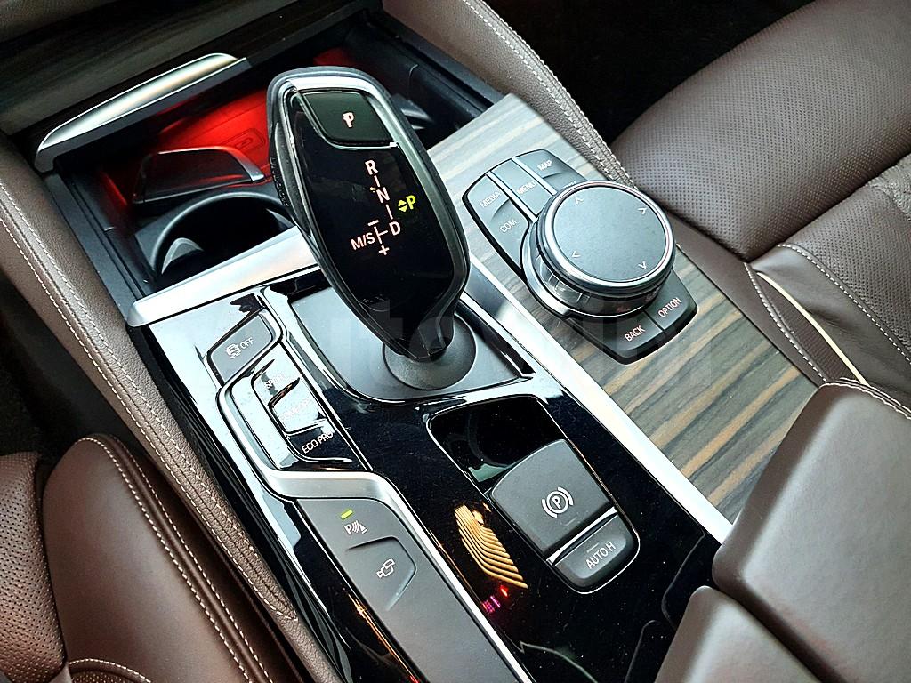 2018 BMW  5SERIES G30  520D XDRIVE M SPORT PLUS - 12