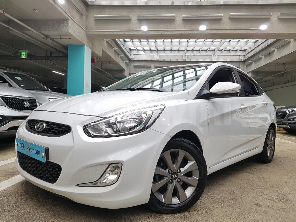 KMHCT41UGJU386102 2018 HYUNDAI ACCENT  D-(15R+ANDROID+LEATHER)-0