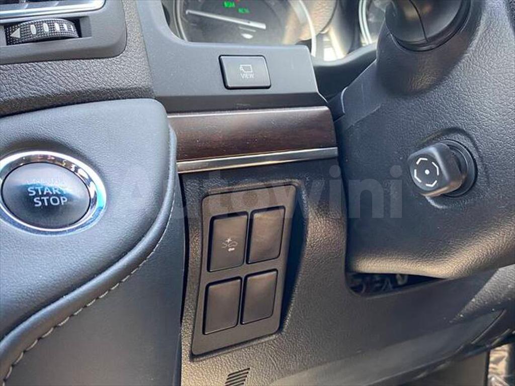 2018 TOYOTA LAND CRUISER ZX - 26