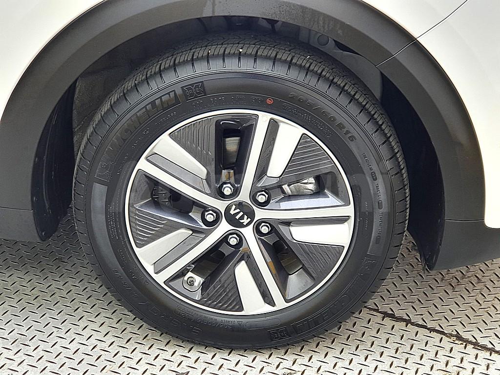 2021 KIA  NIRO 1.6 HEV PRESTIGE - 17