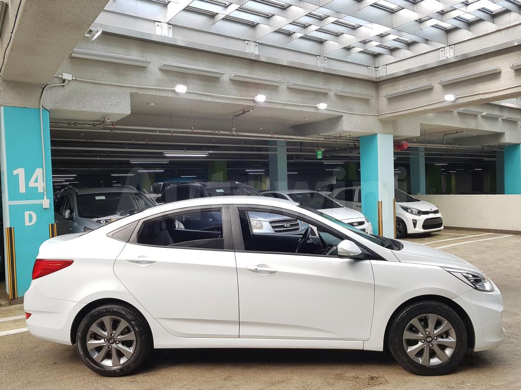 2018 HYUNDAI ACCENT  G(15R+SMART KEY+GPS+LEATHER - 9