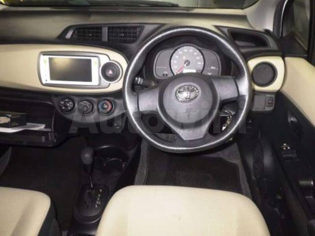 KSP130-2036191 2012 TOYOTA VITZ FM-4