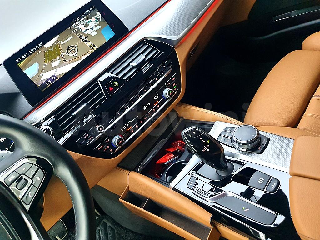 2018 BMW  5SERIES G30  520I M SPORT - 10
