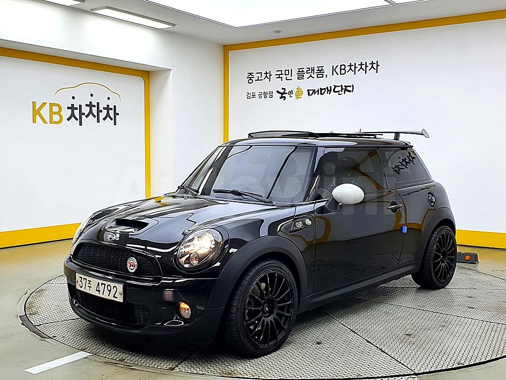 WMWMF7108ATZ95776 2010 MINI COOPER 1.6 CAMDEN-0