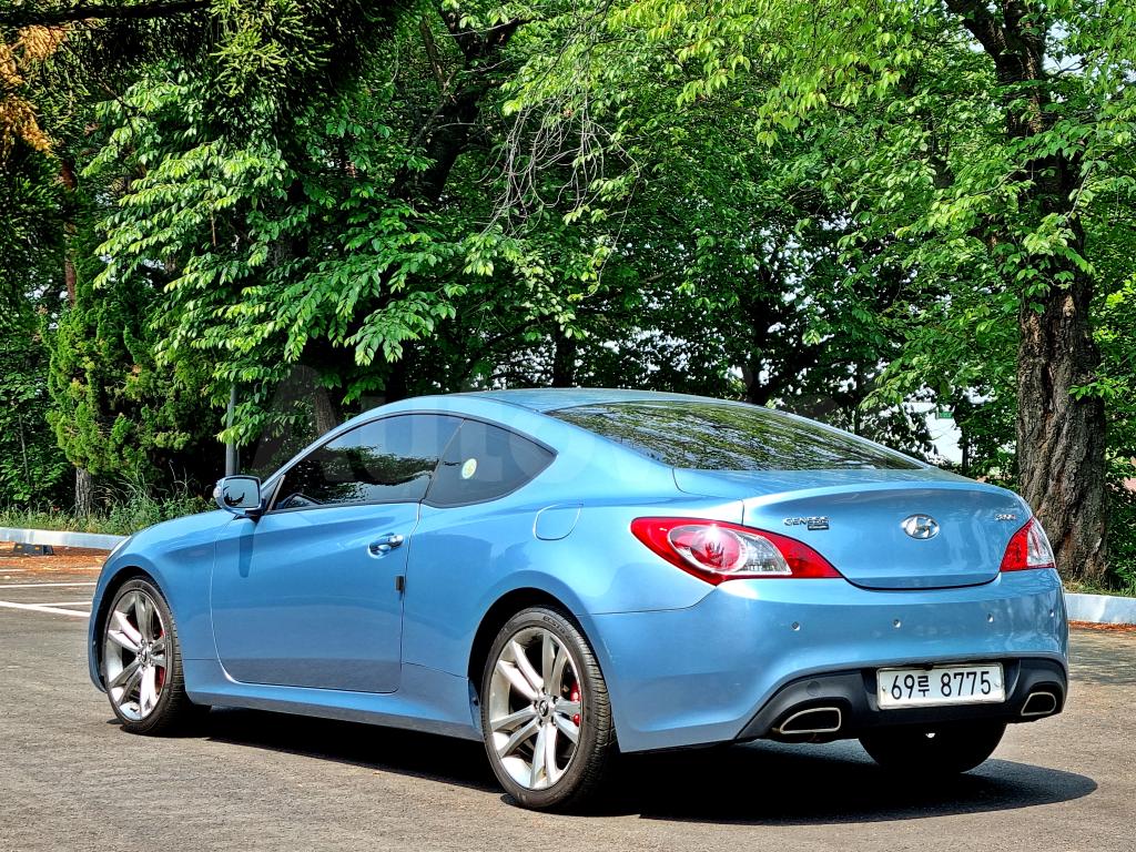 2010 HYUNDAI GENESIS COUPE 380GT - 8
