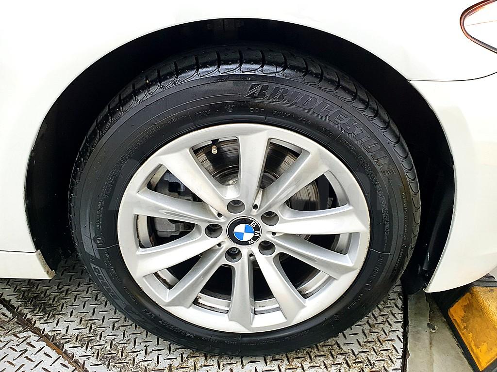 2013 BMW 5 SERIES F10  520D - 17
