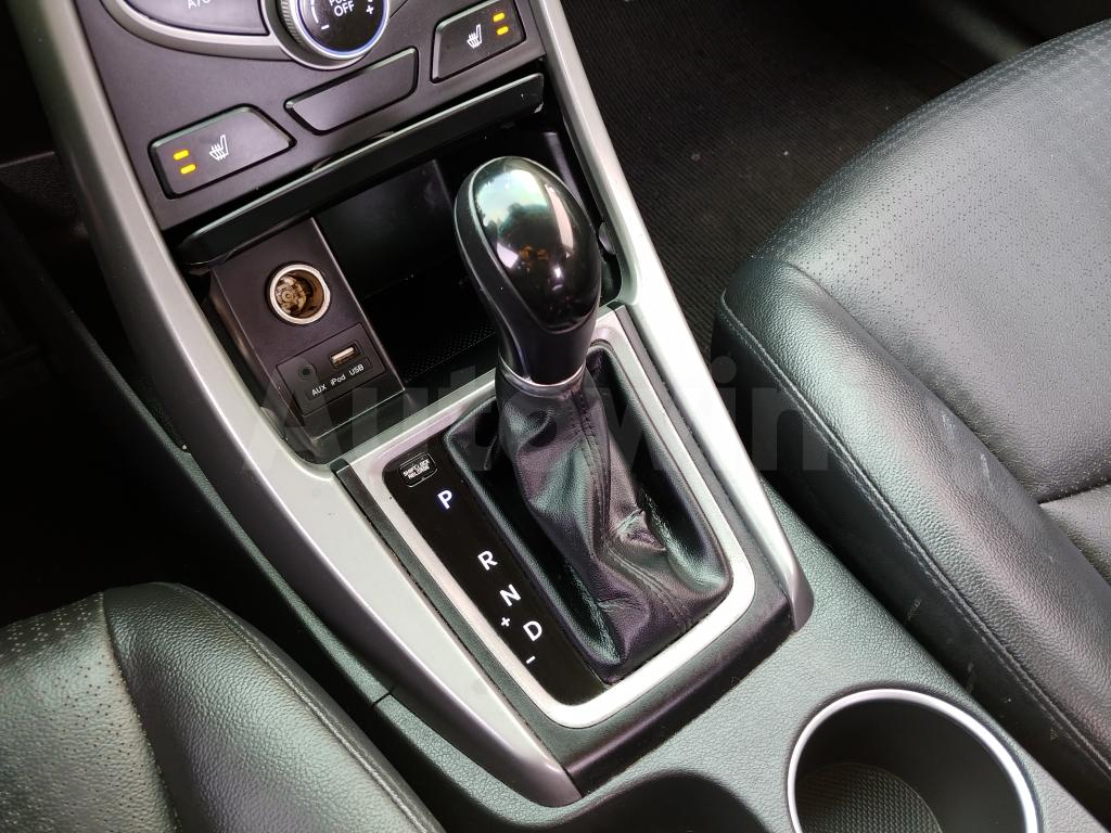 2015 HYUNDAI  AVANTE ELANTRA 1.6 VGT *NAVI+R.CAM+AUTO A/C* - 25
