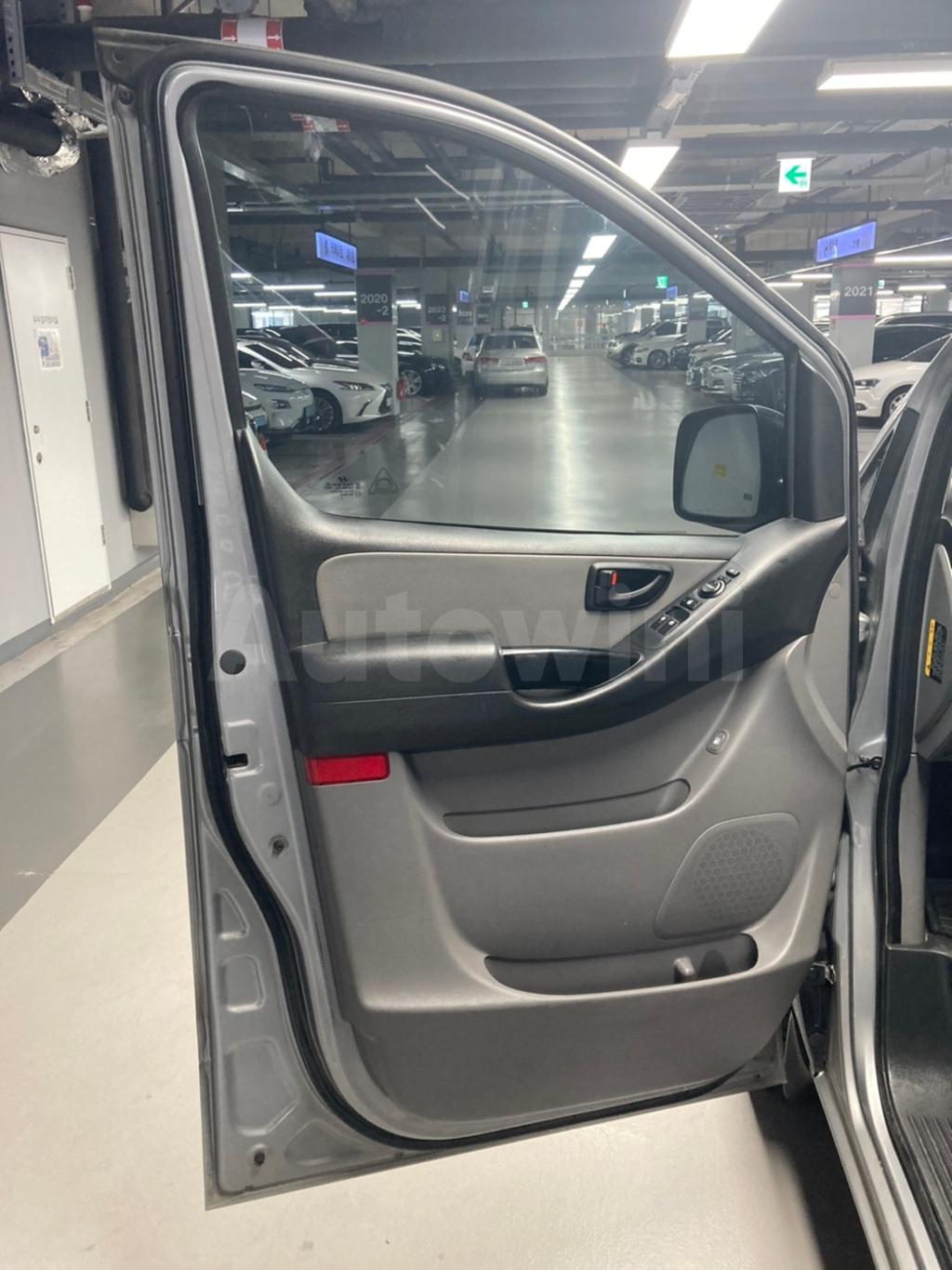 2017 HYUNDAI GRAND STAREX H-1 12SEAT/AUTOMATIC/VGT - 20