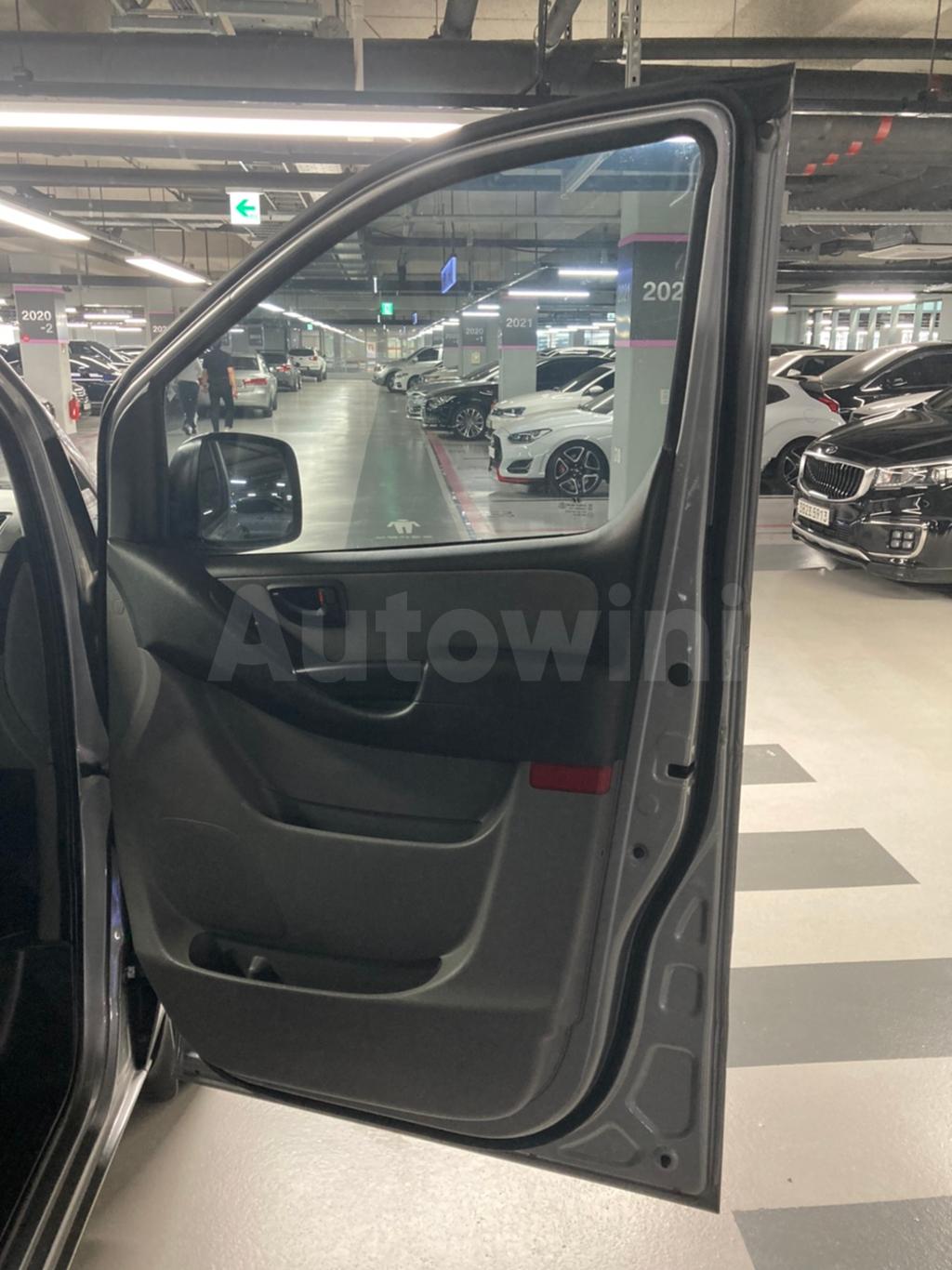 2017 HYUNDAI GRAND STAREX H-1 12SEAT/AUTOMATIC/VGT - 21