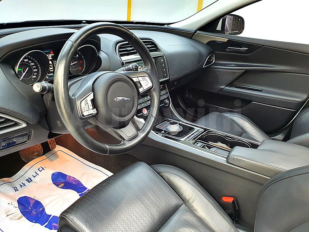 2016 JAGUAR XE 2.0D PORTFOLIO - 11