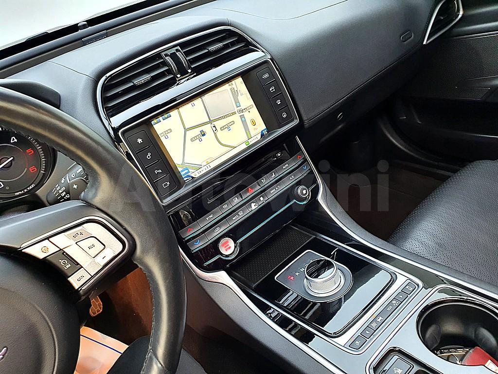 2016 JAGUAR XE 2.0D PORTFOLIO - 12