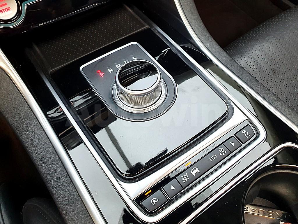 2016 JAGUAR XE 2.0D PORTFOLIO - 14