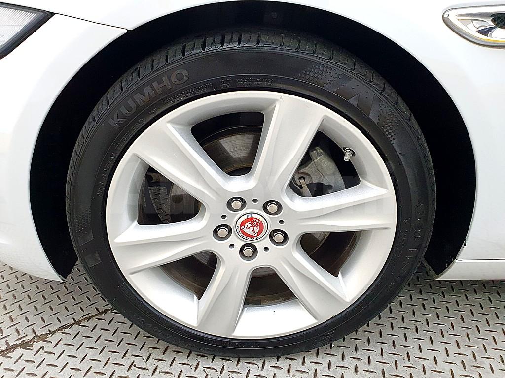 2016 JAGUAR XE 2.0D PORTFOLIO - 17