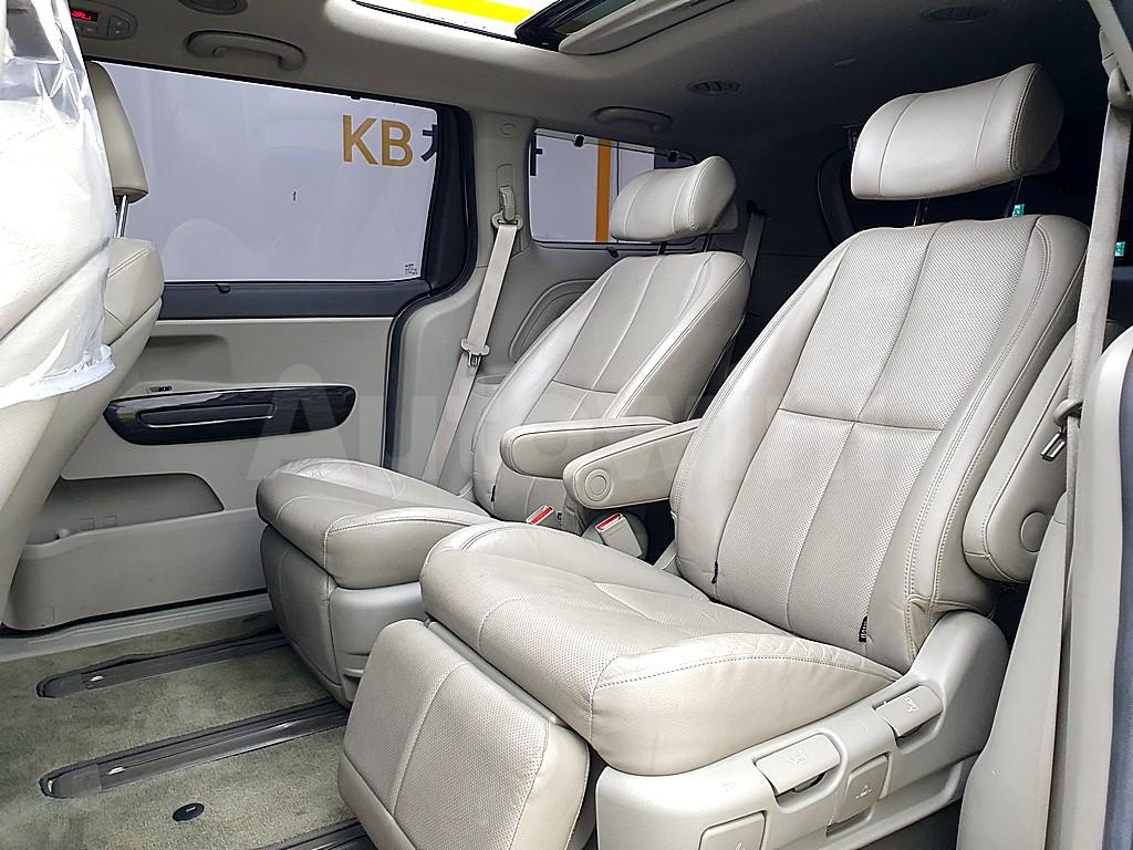 2018 KIA  CARNIVAL DIESEL 2.2 7 SEATER LIMOUSINE - 9