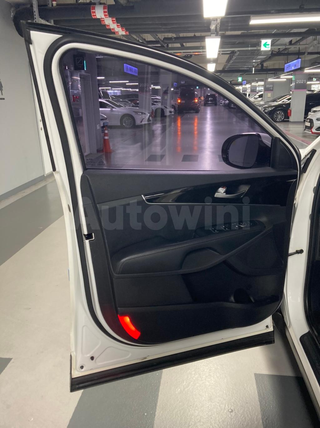 2015 KIA  SORENTO P.SUNROOF/S.KEY/VENT+POWER SEAT/NAVI - 19