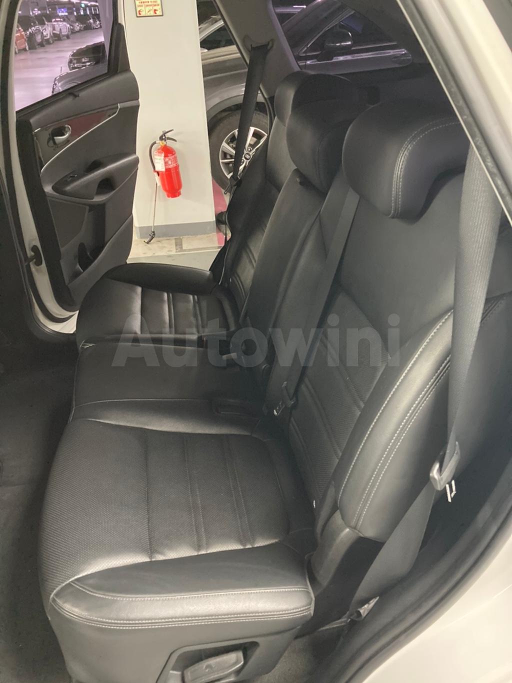 2015 KIA  SORENTO P.SUNROOF/S.KEY/VENT+POWER SEAT/NAVI - 28