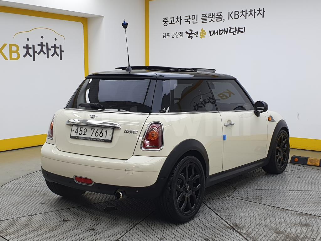 WMWMF3105ATZ76899 2010 MINI COOPER 1.6 MAYFAIR-2