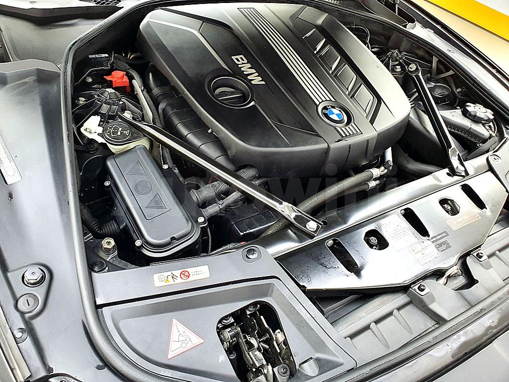 2011 BMW 5 SERIES F10  520D - 6